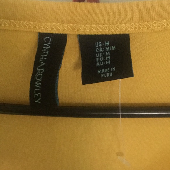 NWT CYNTHIA ROWLEY NY YELLOW V-NECK SIZE MEDIUM - Picture 2 of 5